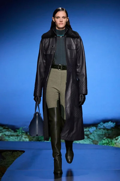 Look 48